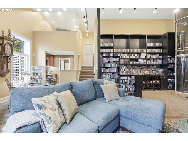 1122 Nw SUMMIT Ave, Portland, OR 97210