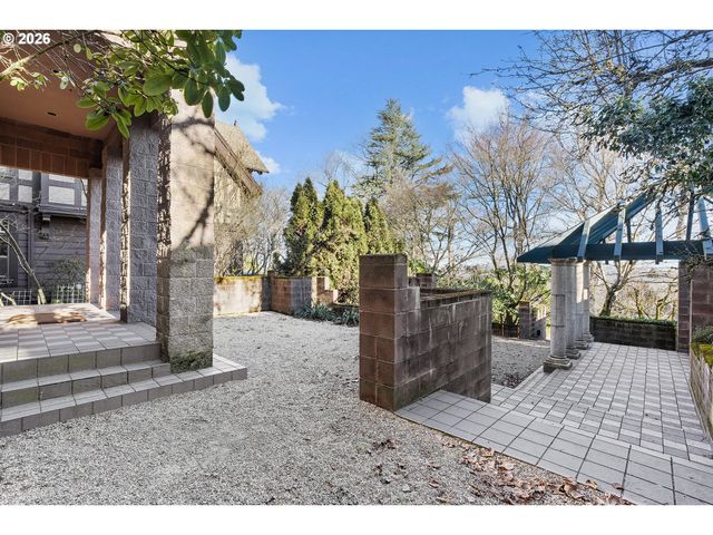 1122 Nw SUMMIT Ave, Portland, OR 97210