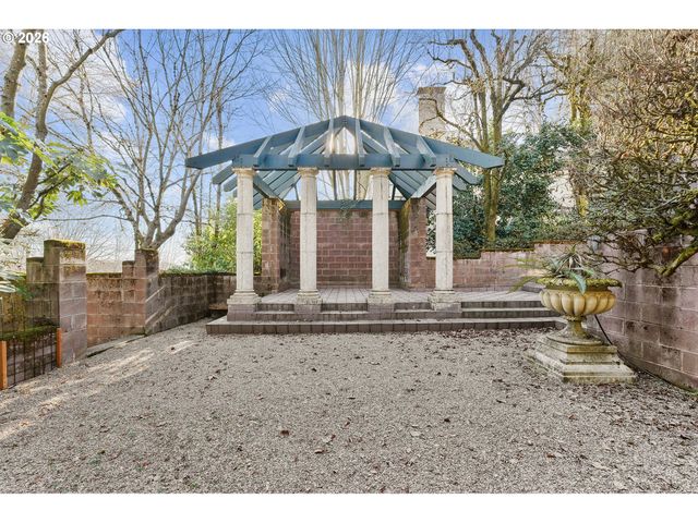 1122 Nw SUMMIT Ave, Portland, OR 97210