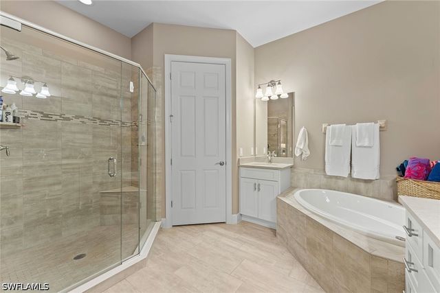 12041 Covent Garden CT 2202, Naples, FL 34120