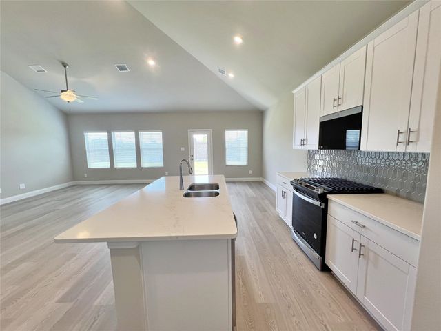 678 Woodland Avenue, Lavon, TX 75166