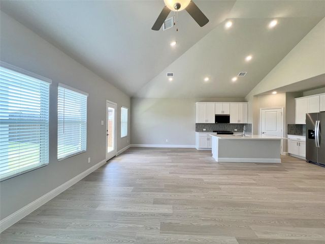 678 Woodland Avenue, Lavon, TX 75166