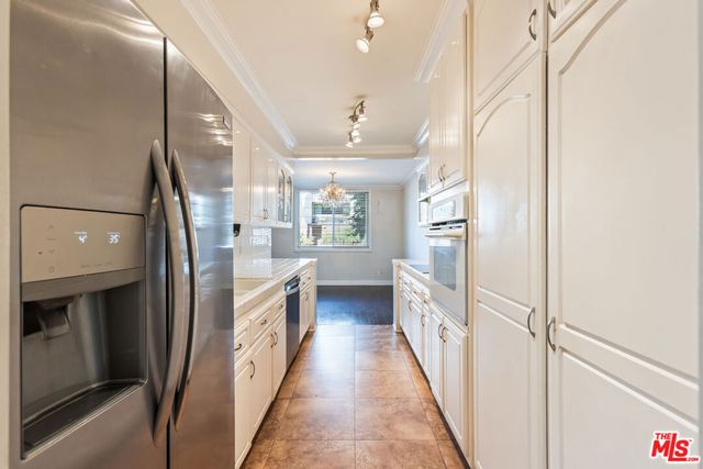 11970 Montana Avenue 108, Los Angeles, CA 90049