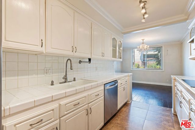 11970 Montana Avenue 108, Los Angeles, CA 90049