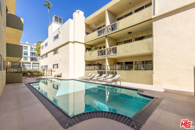 11970 Montana Avenue 108, Los Angeles, CA 90049