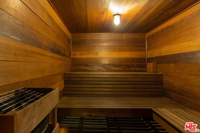 11970 Montana Avenue 108, Los Angeles, CA 90049