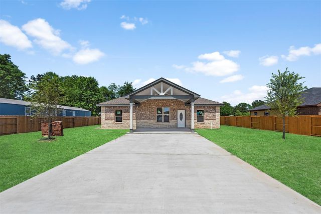 187 Road 7002, Cleveland, TX 77327