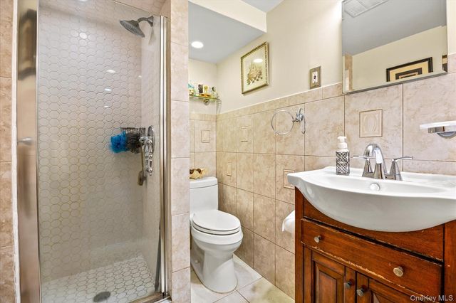 1219 Warwick Street, Uniondale, NY 11553