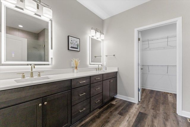 8929 Creekside CIRCLE, Pleasant Prairie, WI 53158