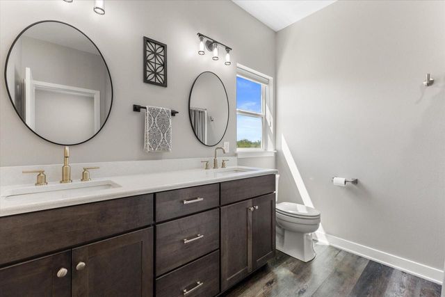 8929 Creekside CIRCLE, Pleasant Prairie, WI 53158