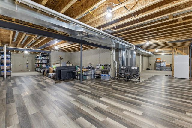 8929 Creekside CIRCLE, Pleasant Prairie, WI 53158