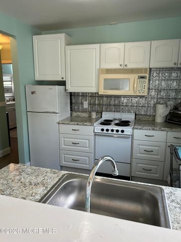 35 Ocean Pathway 2, Ocean Grove, NJ 07756
