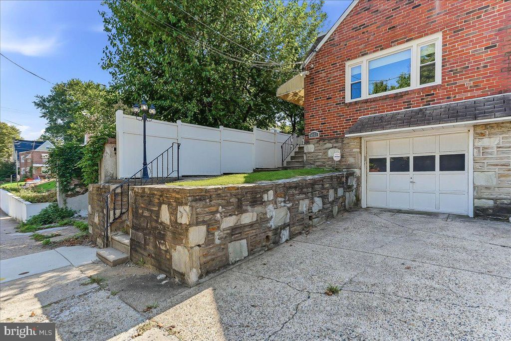 6931 OAKLEY ST, PHILADELPHIA, PA 19111 — photo 3