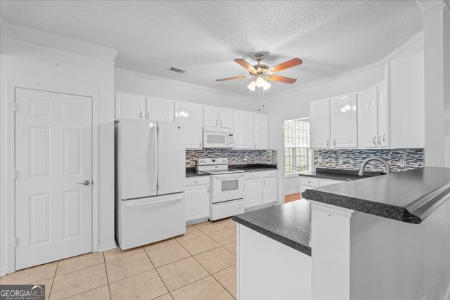 9821 Reflections Dr, Villa Rica, GA 30180