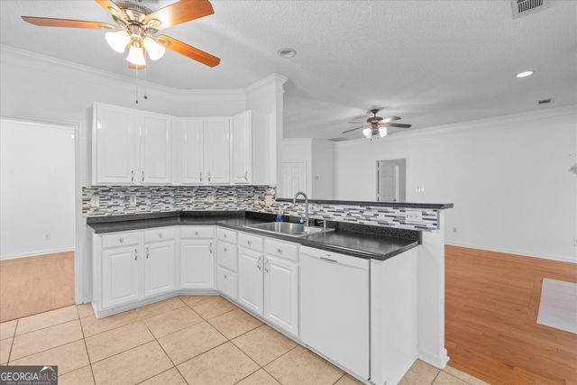 9821 Reflections Dr, Villa Rica, GA 30180
