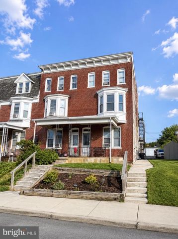 1576 W KING ST, York, PA 17404