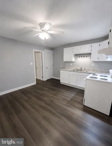 1576 W KING ST, York, PA 17404