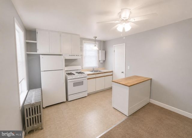 1576 W KING ST, York, PA 17404