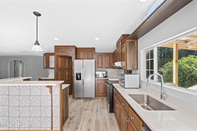 9032 COMMONWEALTH Avenue, Jacksonville, FL 32220