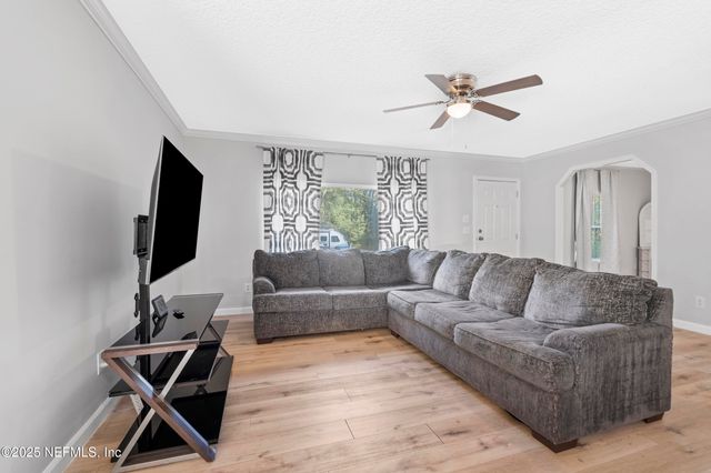 9032 COMMONWEALTH Avenue, Jacksonville, FL 32220