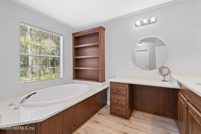 9032 COMMONWEALTH Avenue, Jacksonville, FL 32220