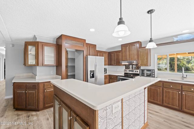 9032 COMMONWEALTH Avenue, Jacksonville, FL 32220