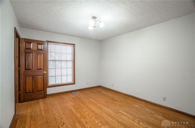 830 Pinehurst Drive, Tipp City, OH 45371