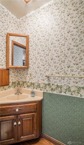 830 Pinehurst Drive, Tipp City, OH 45371