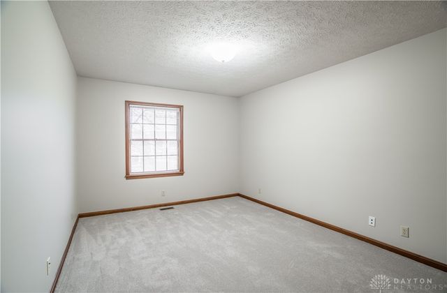 830 Pinehurst Drive, Tipp City, OH 45371