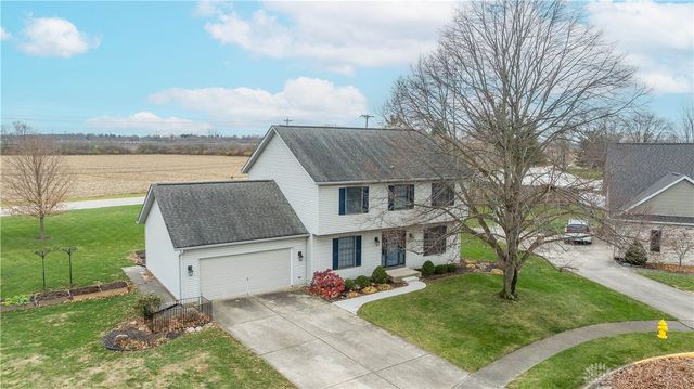 830 Pinehurst Drive, Tipp City, OH 45371