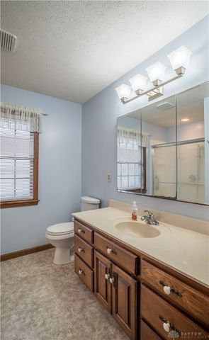 830 Pinehurst Drive, Tipp City, OH 45371