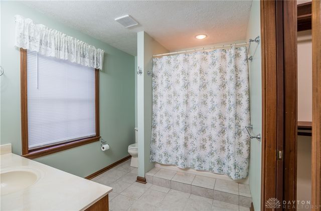 830 Pinehurst Drive, Tipp City, OH 45371