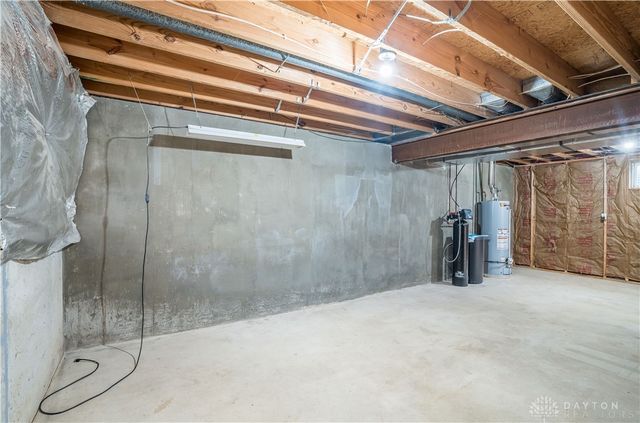 830 Pinehurst Drive, Tipp City, OH 45371