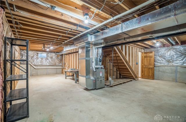 830 Pinehurst Drive, Tipp City, OH 45371