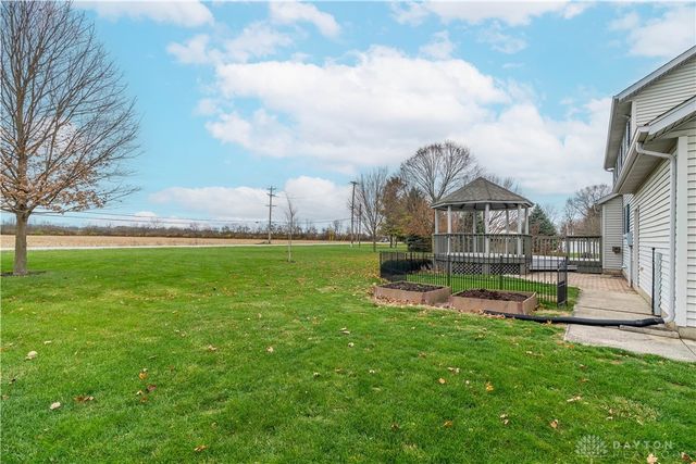 830 Pinehurst Drive, Tipp City, OH 45371