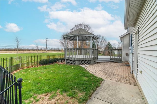 830 Pinehurst Drive, Tipp City, OH 45371