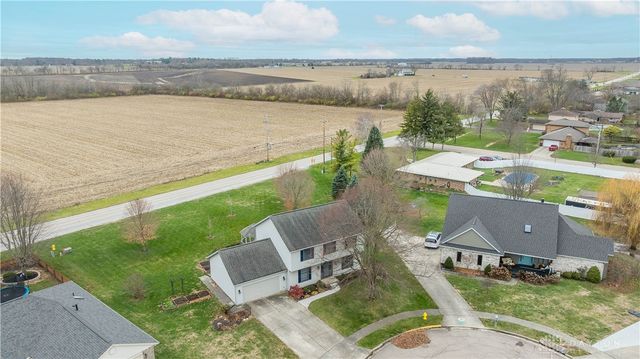 830 Pinehurst Drive, Tipp City, OH 45371