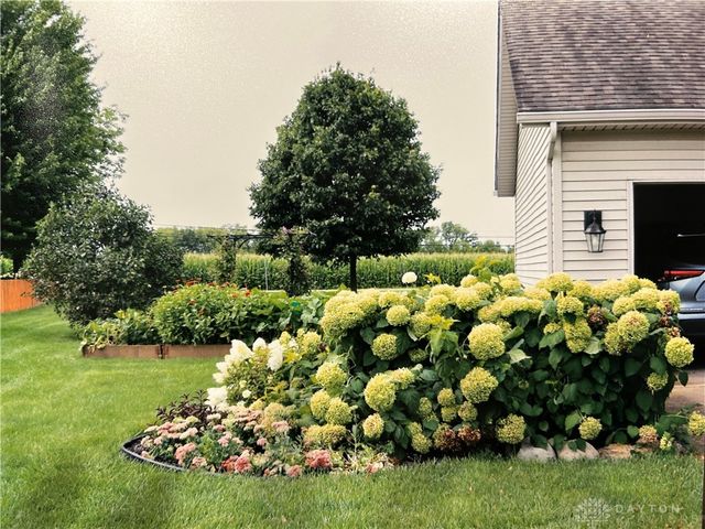 830 Pinehurst Drive, Tipp City, OH 45371