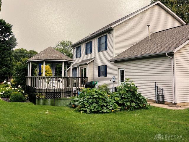 830 Pinehurst Drive, Tipp City, OH 45371