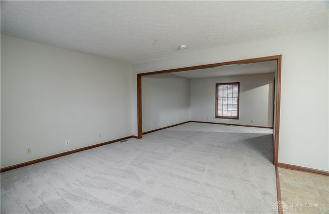 830 Pinehurst Drive, Tipp City, OH 45371