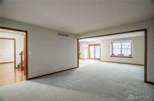 830 Pinehurst Drive, Tipp City, OH 45371