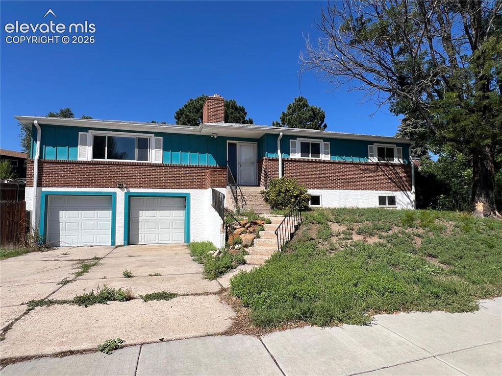 2802 Flintridge Drive T, Colorado Springs, CO 80918