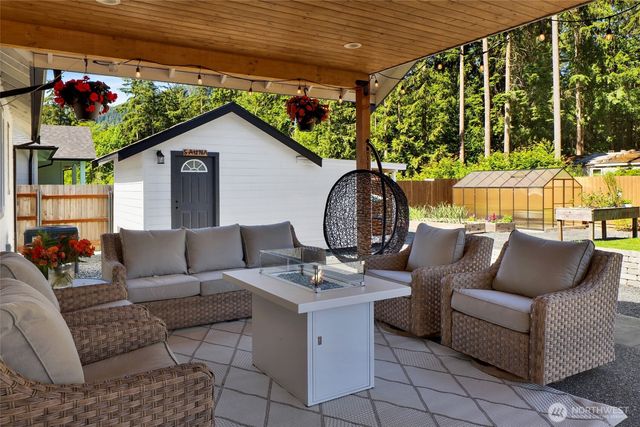 8209 Colfax Court, Maple Falls, WA 98266