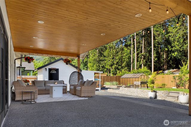 8209 Colfax Court, Maple Falls, WA 98266