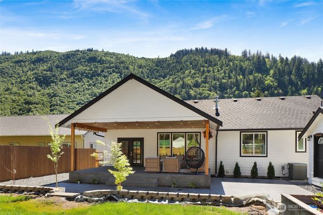 8209 Colfax Court, Maple Falls, WA 98266