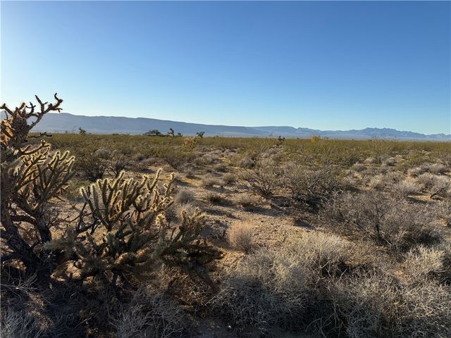 208-26-114 S Red Lake Road, Yucca, AZ 86438