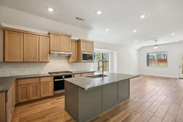 16542 Cub Creek Court, Conroe, TX 77302