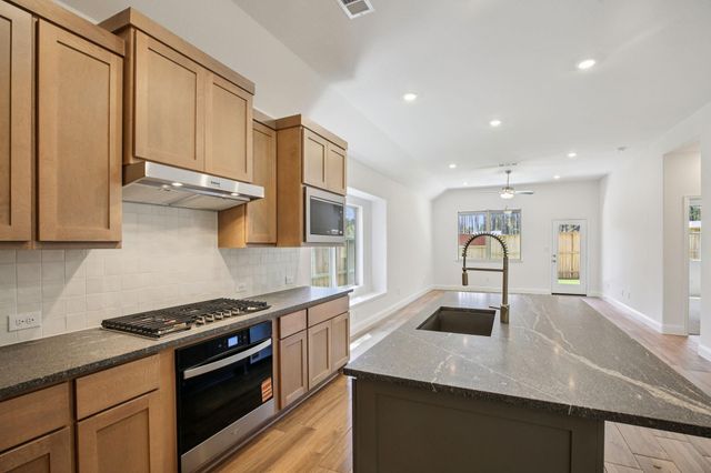 16542 Cub Creek Court, Conroe, TX 77302