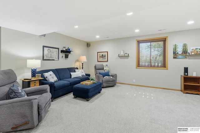 21646 Mandy Lane, Gretna, NE 68028