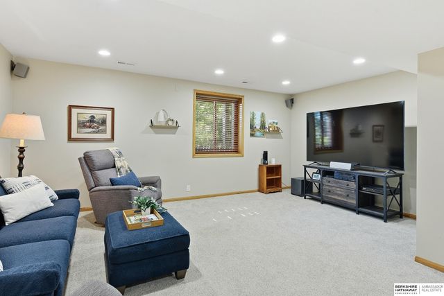 21646 Mandy Lane, Gretna, NE 68028